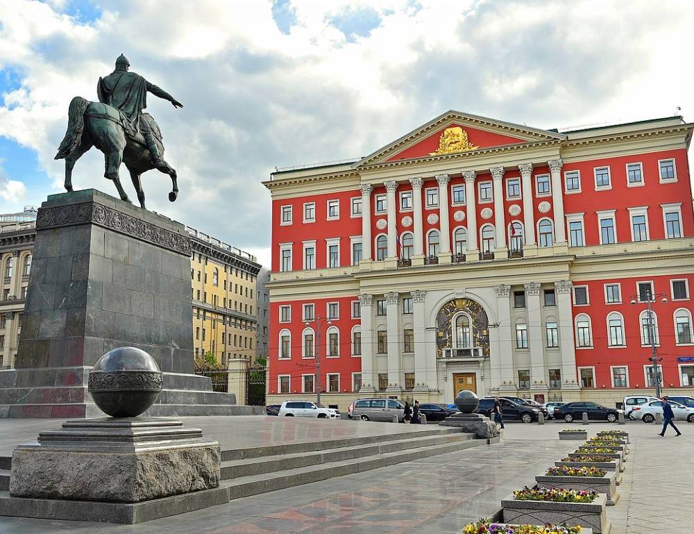 Леонид Ошарин - Выяснилось, что крупный московский чиновник покончил жизнь самоубийством - newsland.com - Москва