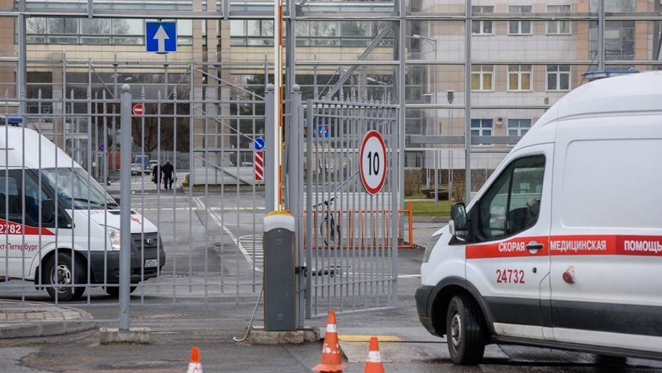 Владимир Уйба - В Коми учли опыт Москвы и удвоили число коек для пациентов с COVID-19 - dp.ru - Москва - респ. Коми - Сыктывкар