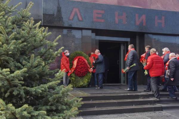 Владимир Ленин - Геннадий Зюганов - Зюганов объяснил, зачем коммунисты пошли к Ленину, нарушив самоизоляцию - trud.ru - Россия