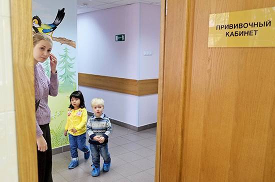 Лейла Намазова-Баранова - Приостановка вакцинации детей подвергает их жизни большому риску, заявила эксперт Минздрава - pnp.ru - Россия
