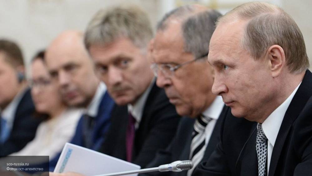 Владимир Путин - Дмитрий Песков - Песков: для Путина важна борьба с коронавирусом, а не рейтинг - politros.com - Россия - США