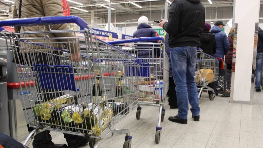 Почти 40% россиян планируют сократить траты на алкоголь - riafan.ru - Москва - Boston