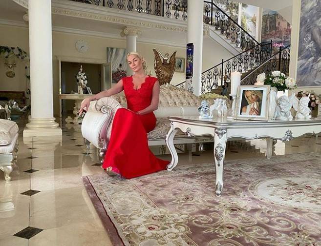 Балерина Анастасия Волочкова - «Это безобразие!»: Волочкова заявила, что с её счёта списали крупную сумму и оставили без денег на еду - gazeta.a42.ru - Россия