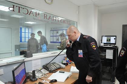 Россиян захотели обязать представляться полиции - lenta.ru