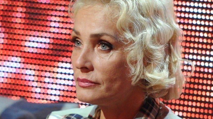 Лайма Вайкуле - Вайкуле рассказала, как спасается от скуки в самоизоляции - 5-tv.ru - Латвия
