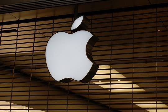 Apple представит увеличенный iPhone SE - versia.ru