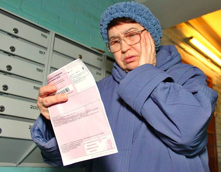 Владимир Якушев - На самоизоляции россияне стали оплачивать услуги ЖКХ на 30% хуже - newsland.com - Россия