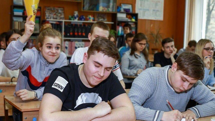 Сергей Кравцов - Школьное образование не заменят полностью дистанционной формой - 5-tv.ru - Россия