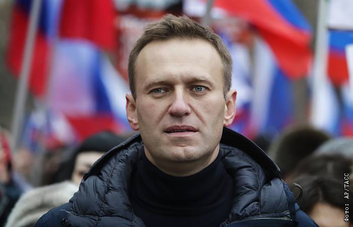 Алексей Навальный - Дмитрий Песков - Песков назвал популистским план Навального "Пять шагов для России" - interfax.ru - Москва - Россия