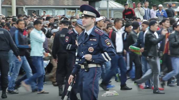 МВД решило не депортировать иностранцев на время пандемии - piter.tv