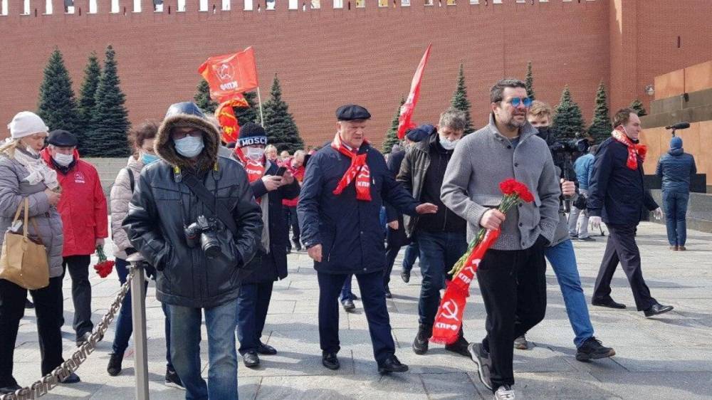 Геннадий Зюганов - Владимир Ильич Ленин - Сурайкин раскритиковал руководство КПРФ за чествование Ленина на фоне коронавируса - riafan.ru - Москва - Россия