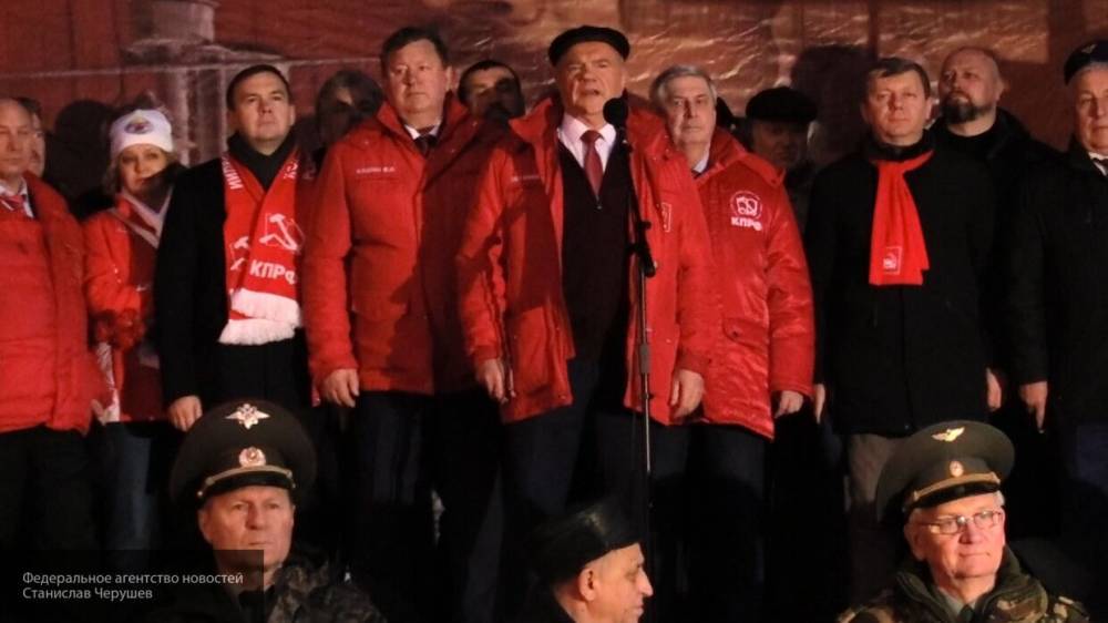 Максим Сурайкин - Владимир Ленин - Лидер “Коммунистов России” Максим Сурайкин осудил КПРФ за акцию к юбилею Ленина - nation-news.ru - Россия