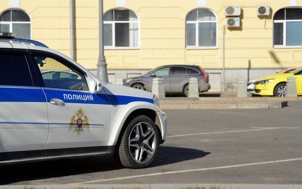 Полиция Москвы начала проверку после жалоб на поведение неадекватного мужчины - vm.ru - Москва - Россия