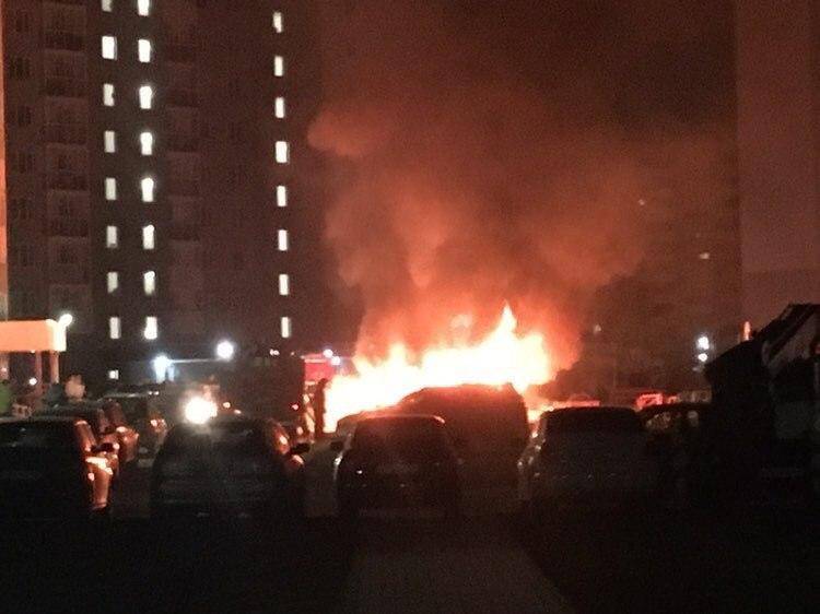 Пять автомобилей пострадали от пожара на проспекте Комсомольском в Кемерове - gazeta.a42.ru - Комсомольск