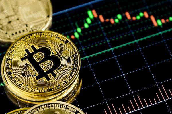 Эксперт: Волны на рынке нефти помогают раскачать биткоин - eadaily.com