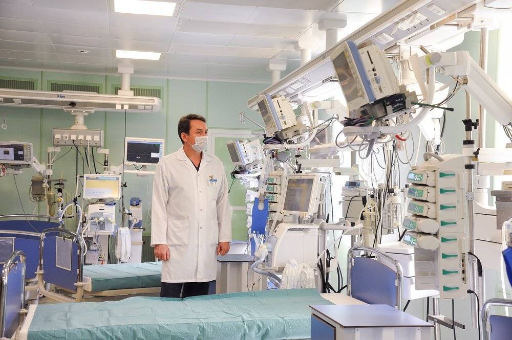 Ученые выяснили, через какие клетки COVID-19 попадает в организм человека - vm.ru