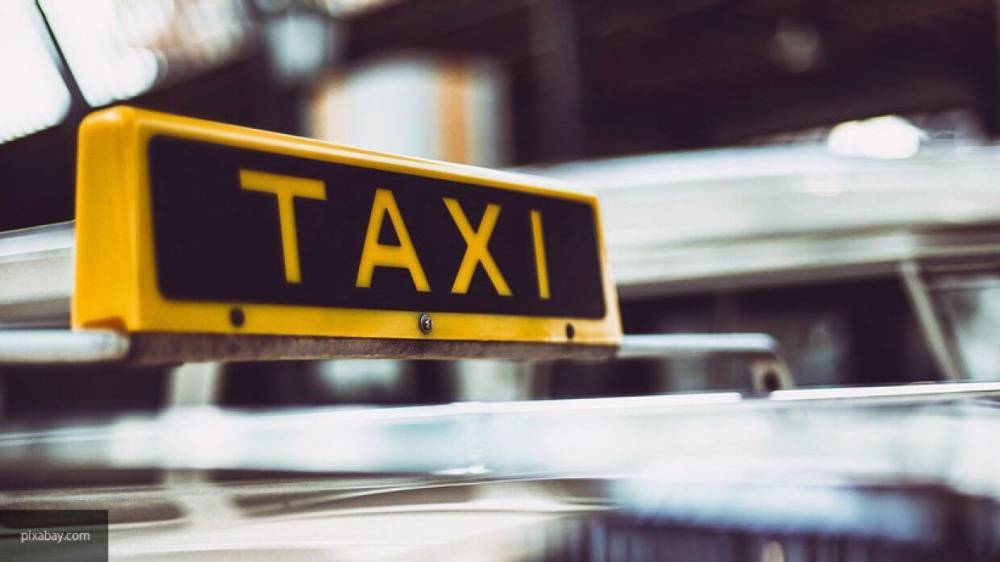 Вадим Наумов - Момент нападения таксиста на жительницу Москвы из-за QR-кода попал на видео - nation-news.ru - Москва