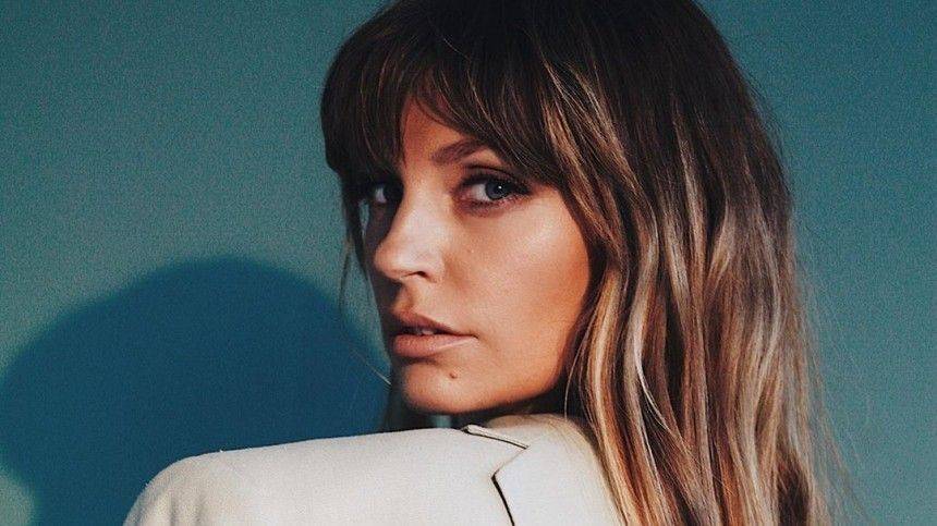 Александра Савельева - «Ну, какие формы!» — Саша Савельева восхитила фанатов снимками в купальнике - 5-tv.ru