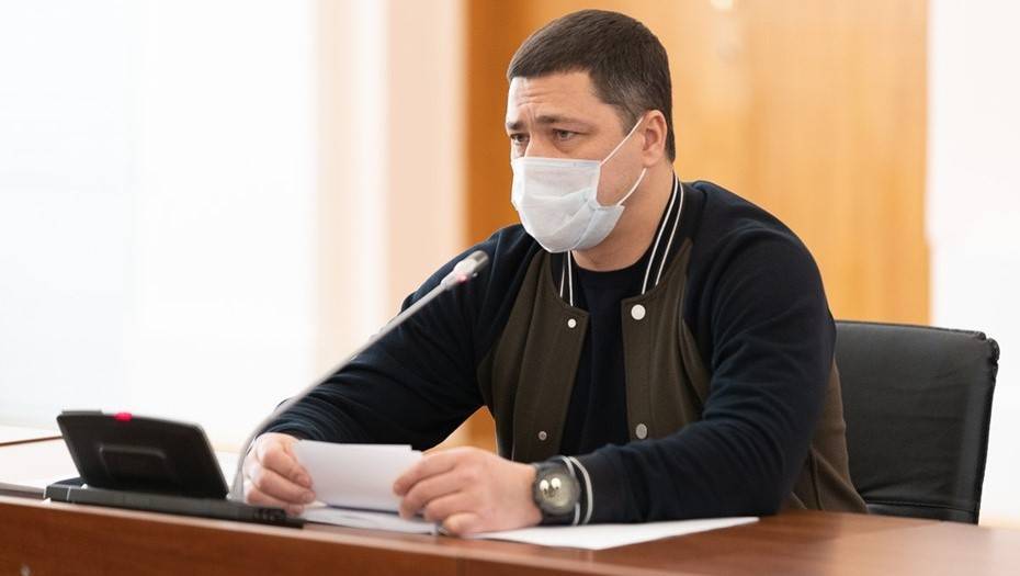 Михаил Ведерников - В Псковской области на майские праздники ужесточат ограничения - dp.ru - Псковская обл.