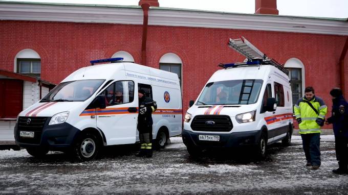 В Петербурге сотрудник МЧС стал фигурантом дела о мошенничестве с матпомощью - piter.tv - Санкт-Петербург - Нижний Новгород - район Невский