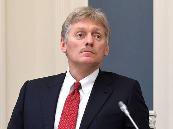 Алексей Навальный - Дмитрий Песков - Кремль осудил предложение Навального раздать деньги россиянам - newsland.com - Россия - Россияне