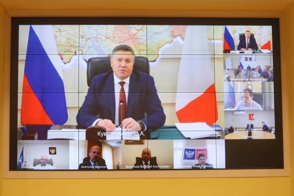 Олег Кувшинников - Меры поддержки вологжан и предпринимателей Олег Кувшинников обсудил с руководством крупнейших банков - nakanune.ru - Россия