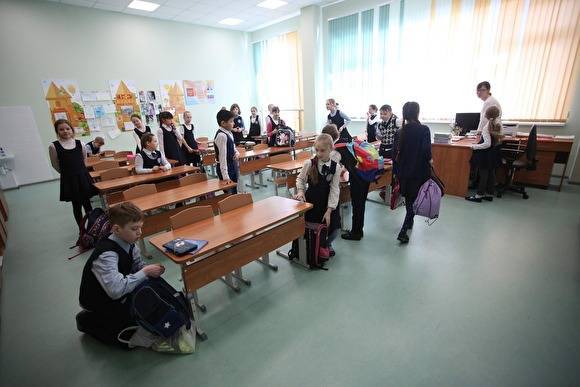 Ирина Потехина - Школьникам Петербурга разрешили закончить учебу раньше, чтобы они могли уехать на дачу - znak.com - Санкт-Петербург