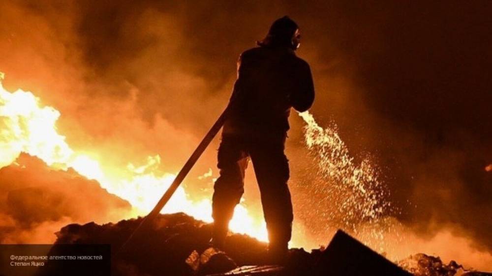 Пожар в Архангельске уничтожил крышу деревянного дома - nation-news.ru - Архангельск