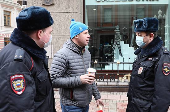 Сергей Аксенов - В Крыму продолжают ловить людей с поддельными справками о разрешении передвигаться по улицам - pnp.ru - Крым - Симферополь
