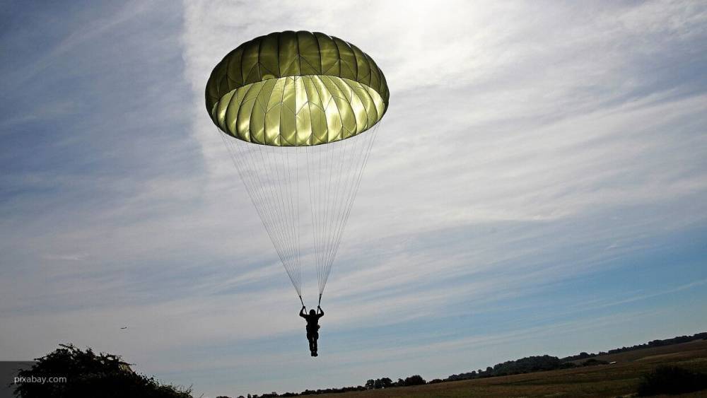 Ивановские десантники совершили более 1,5 тысячи прыжков с парашютом за день - politros.com - Россия