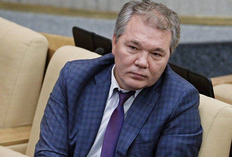 Леонид Калашников - Коронавирус добрался до Госдумы: депутат Калашников заразился COVID-19 - bloknot.ru - Россия