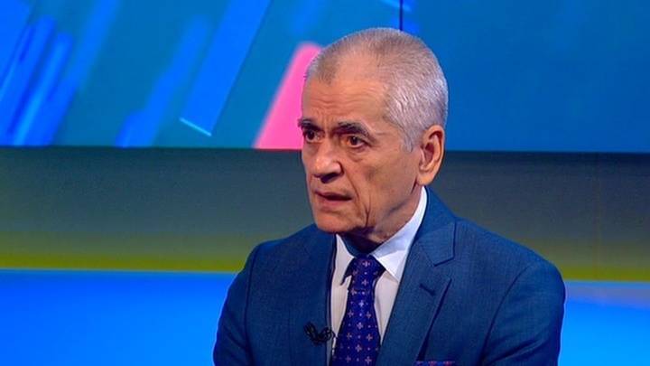 Геннадий Онищенко - Онищенко посоветовал гулять на балконе и сидеть у подъезда в три утра - vesti.ru - Россия