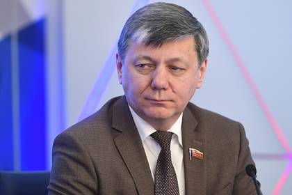 Дмитрий Новиков - Еще один депутат Госдумы заразился коронавирусом - lenta.ru - Россия