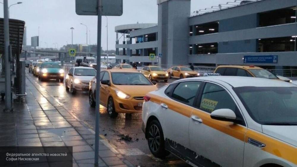 Устроившей драку с таксистом в Москве девушкой оказалась дочь Стоянова - nation-news.ru - Москва - Россия - Тюмень