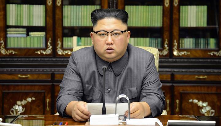 Ким Ченын - Bloomberg: источник из КНДР опровергает слухи о смерти Ким Чен Ына - vesti.ru - КНДР