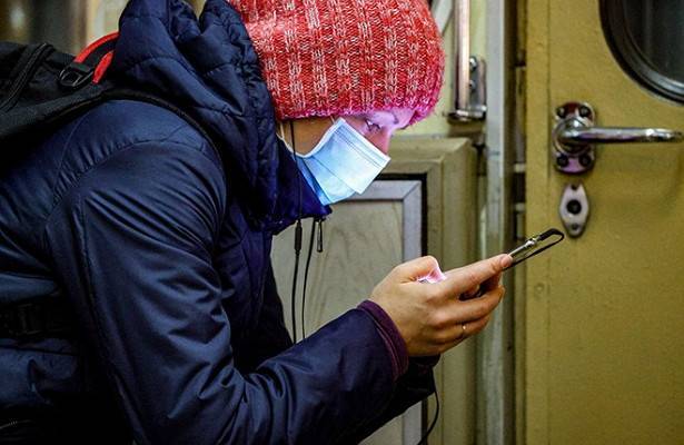 Эксперт рассказал об опасности смартфона при пандемии - newtvnews.ru