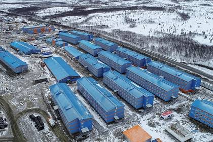 В российском вахтовом поселке выявили 105 заразившихся коронавирусом - lenta.ru - Россия - Мурманск - Мурманская обл. - Александровск