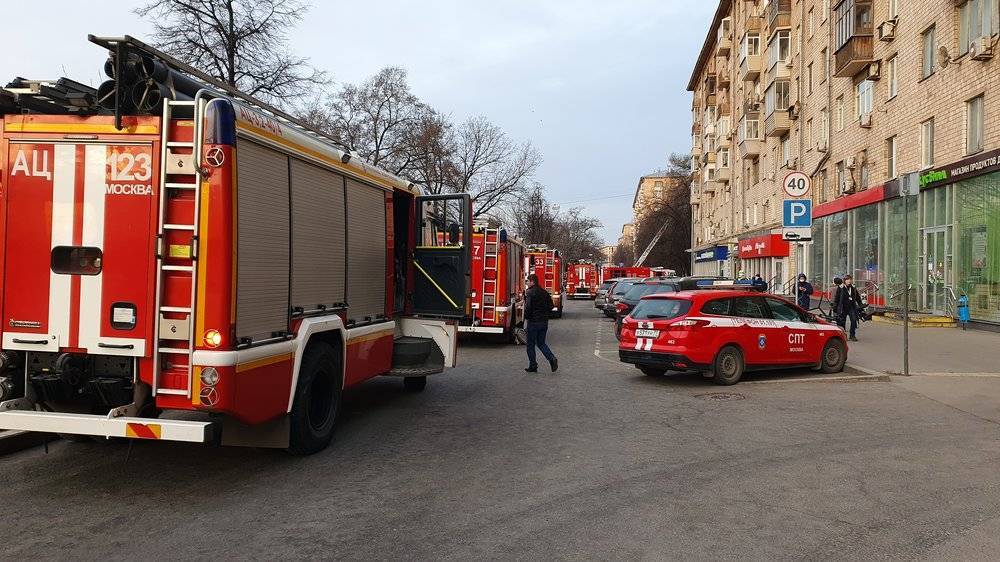 Окна выбило в квартире в ТиНАО из-за разгерметизации самогонного аппарата - vm.ru - Москва