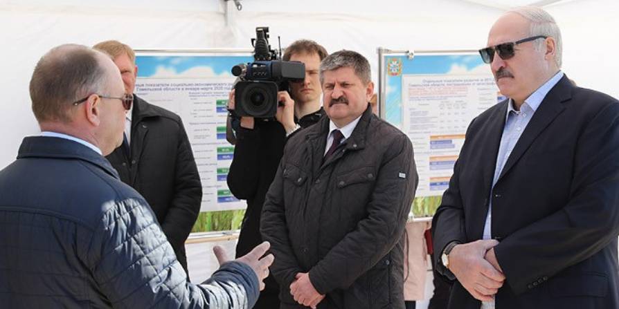 Александр Лукашенко - Лукашенко: в зараженных после взрыва на ЧАЭС районах можно и нужно жить - ruposters.ru - Белоруссия - Гомельская обл. - район Наровлянский