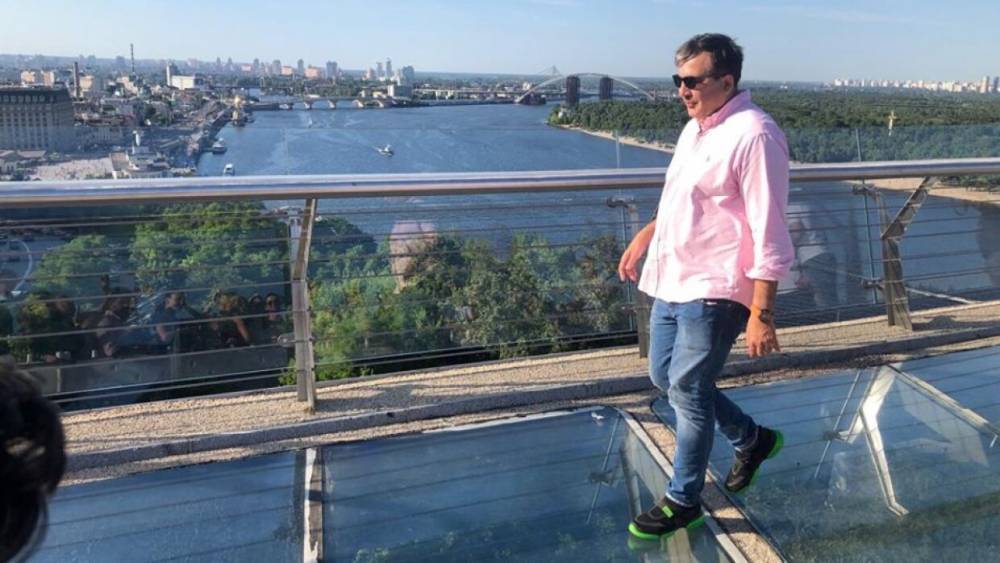 Михаил Саакашвили - Игорь Коломойский - Вадим Карасев - В Киеве объяснили, зачем Зеленскому понадобился Саакашвили - riafan.ru - Украина - Киев