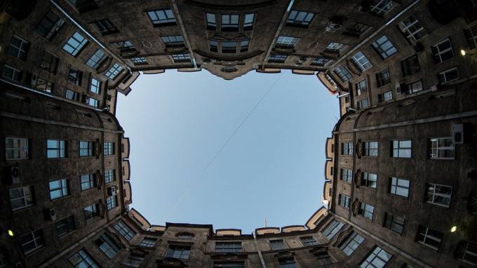 В Адмиралтейском районе отмоют более 700 фасадов домов - piter.tv - Ленинградская обл. - Санкт-Петербург - район Северной