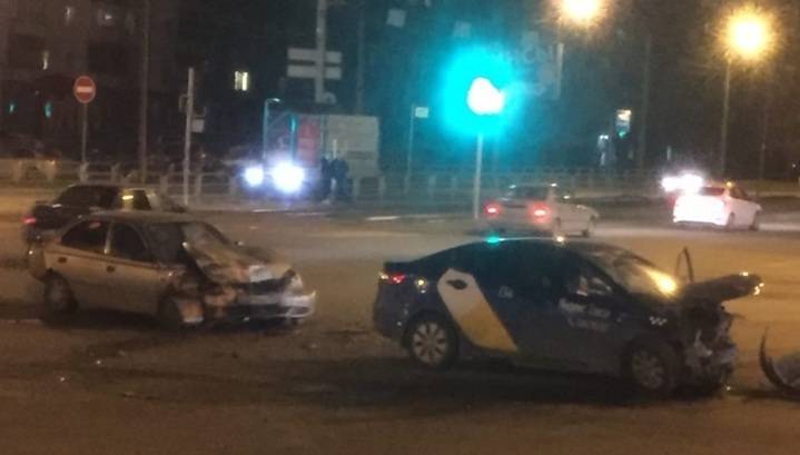 Пьяный угонщик отправил в больницу двух человек во время погони в Челябинске - vesti.ru - Челябинск