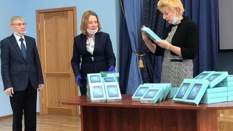 Компания "Конкорд" закупила современную технику для обучения школьников - newizv.ru - район Василеостровский