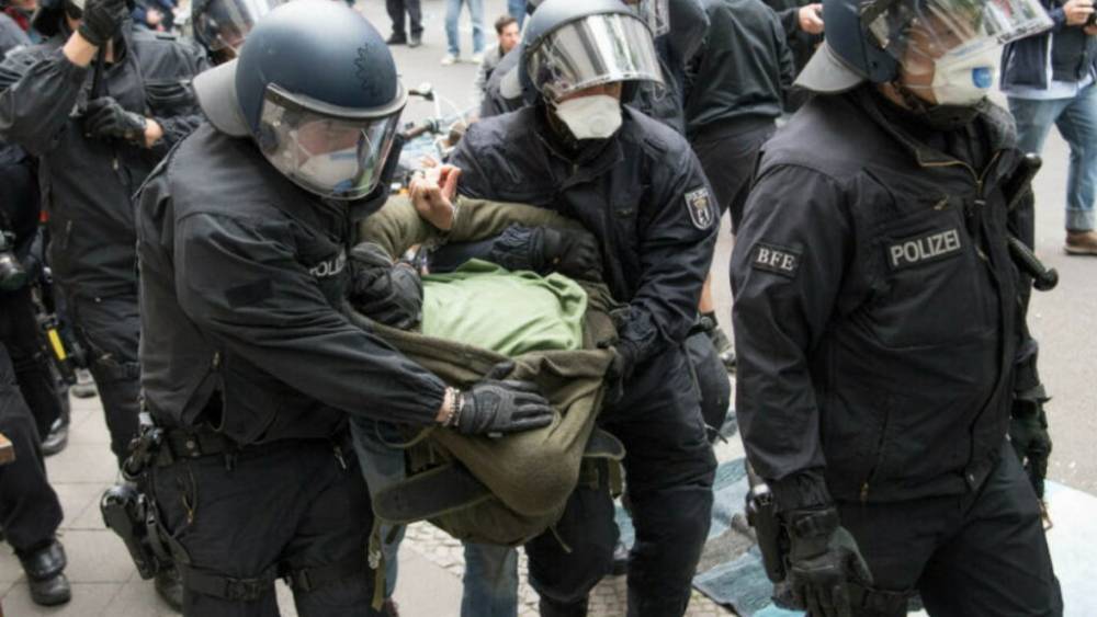 В Берлине устроили массовую акцию протеста против коронавирусных ограничений - germania.one - Германия - Берлин - Люксембург - Бавария
