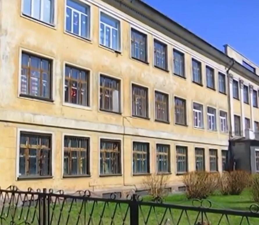 Сергей Кузнецов - Сергей Кузнецов рассказал о ремонте старейшей школы Новокузнецка - gazeta.a42.ru