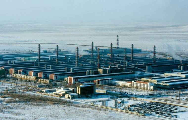 Мировой рынок алюминия рухнул на 6,4% - news.ru - Китай