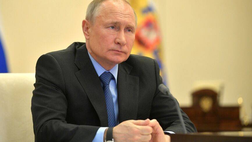 Владимир Путин - Путин поручил снизить первый взнос по ипотеке для семей с детьми - riafan.ru - Москва - Россия - Ивановская обл.