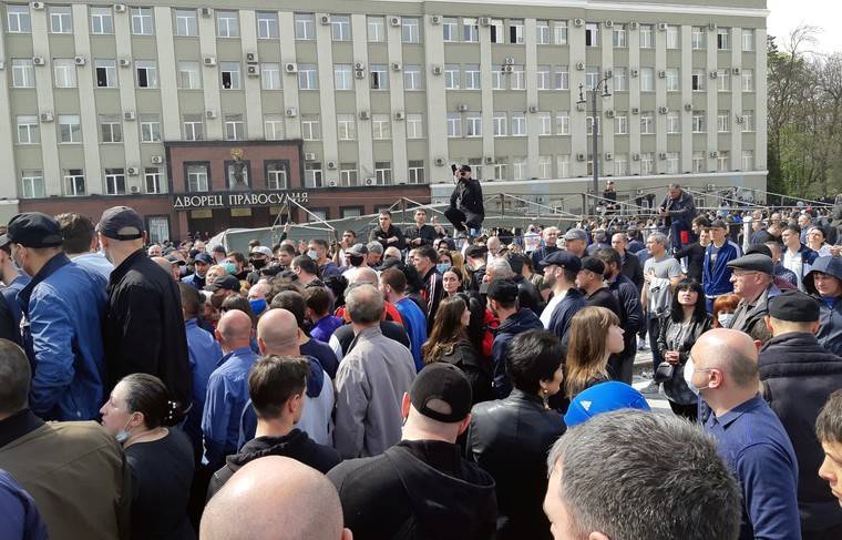 Рост заражения COVID-19 в Осетии связали с митингом во Владикавказе - news.ru - респ. Алания - Владикавказ