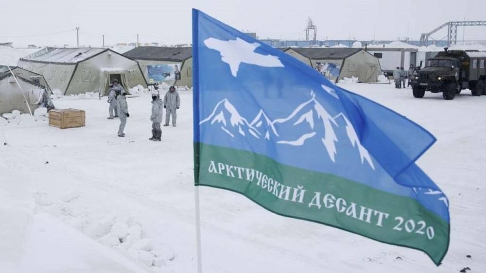Совершить невозможное: российский парашютный десант высадился на арктический лед - riafan.ru - Россия