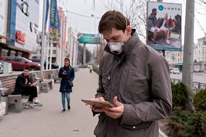 Андрей Исаев - Работающим на удаленке россиянам рассказали о снижении зарплат - lenta.ru - Россия
